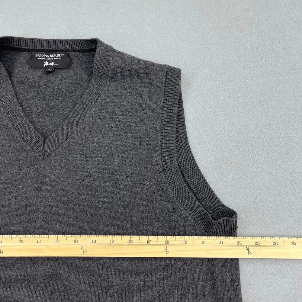 Banana Republic Mens XL Gray 100% Italian Merino Wool V-Neck Sweater‎ Vest
